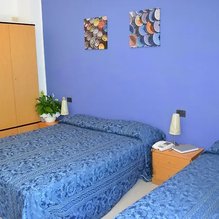 Hotel Capitol Pesaro Buitenkant foto