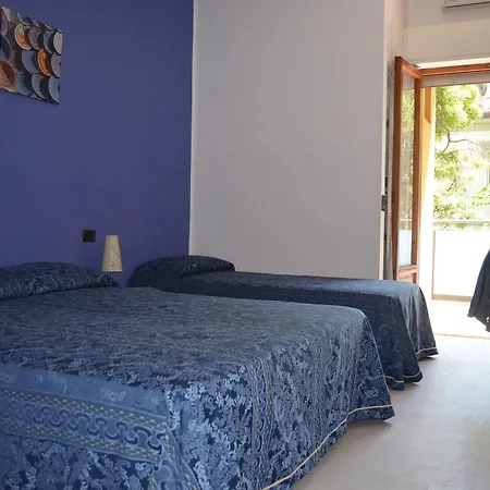 Hotel Capitol Pesaro Buitenkant foto